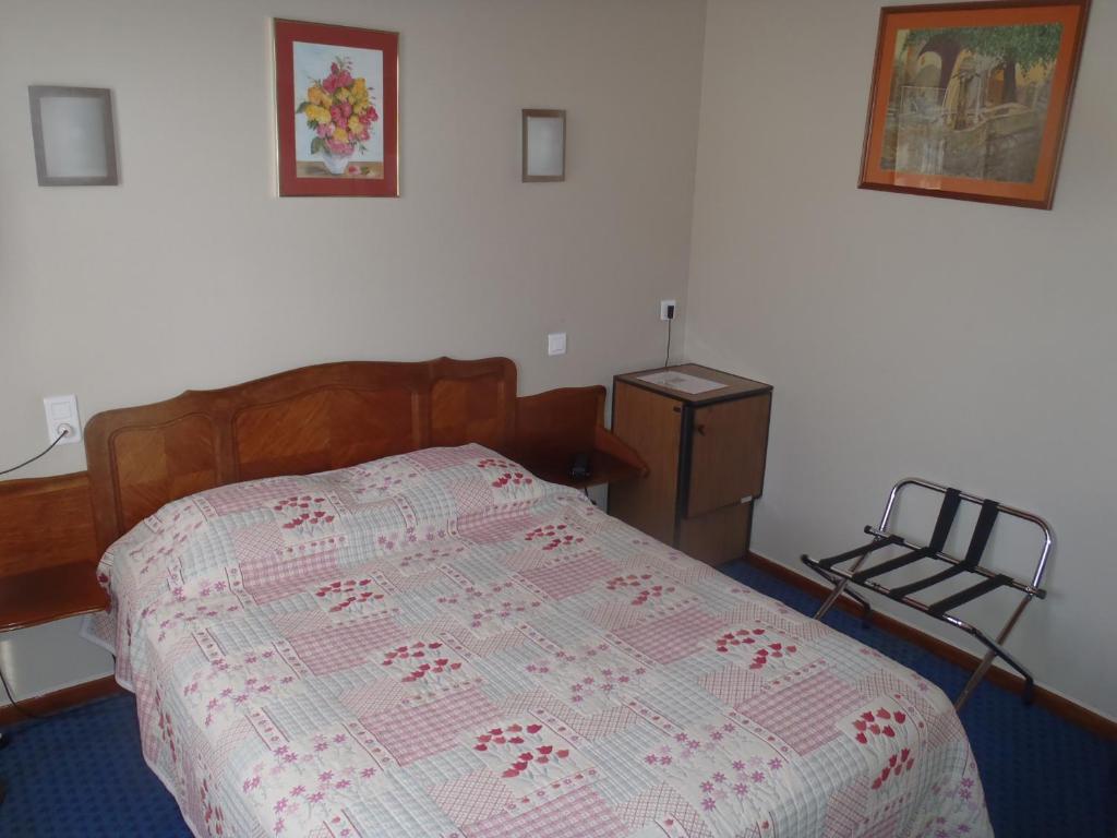 Grand Hotel Du Cours Sisteron Δωμάτιο φωτογραφία