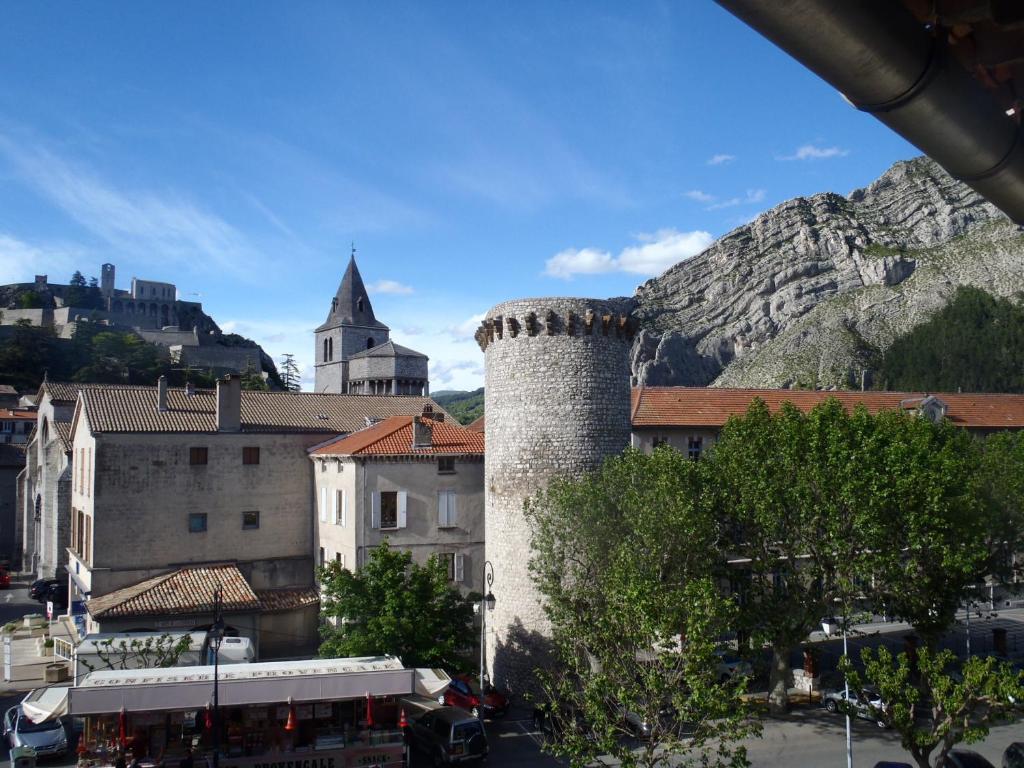 Grand Hotel Du Cours Sisteron Δωμάτιο φωτογραφία